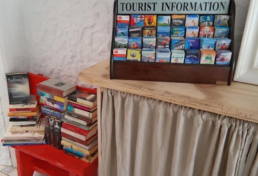 تختخواب و صبحانه Sansofi Guesthouse