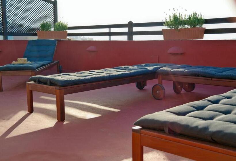 تختخواب و صبحانه Sansofi Guesthouse