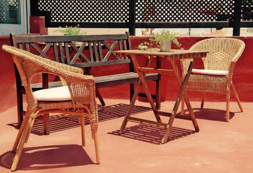 تختخواب و صبحانه Sansofi Guesthouse