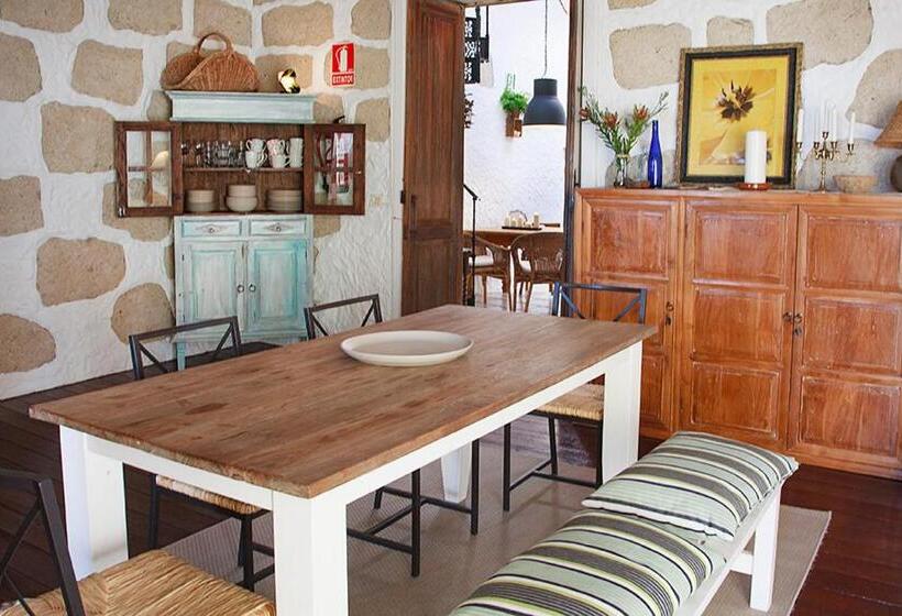 تختخواب و صبحانه Sansofi Guesthouse