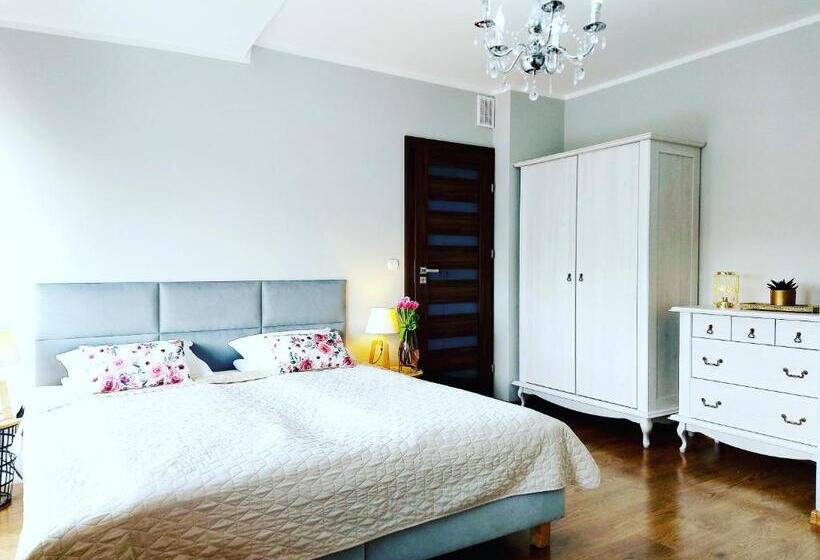 민박 Saskia Dwór & Spa Willa Z Podgrzewanym Basenem