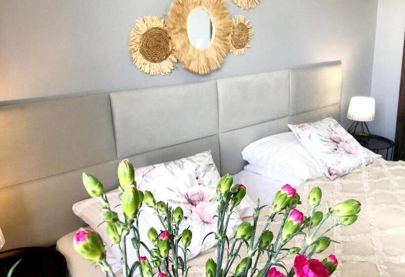 민박 Saskia Dwór & Spa Willa Z Podgrzewanym Basenem