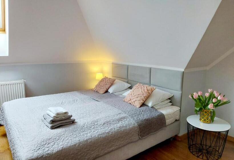 민박 Saskia Dwór & Spa Willa Z Podgrzewanym Basenem