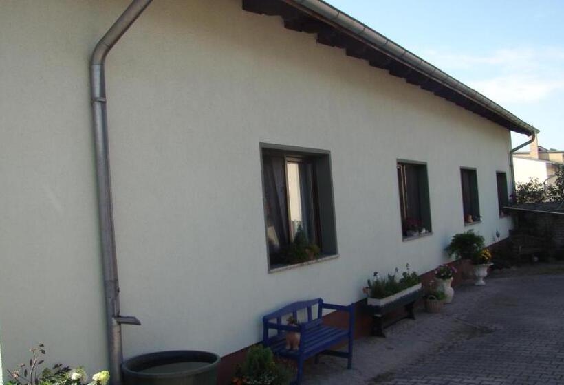 ベッドアンドブレックファースト Teschendorfer Landgasthof