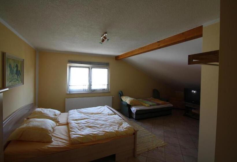 ベッドアンドブレックファースト Teschendorfer Landgasthof