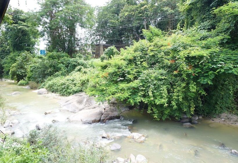 住宿加早餐  Thansila Resort