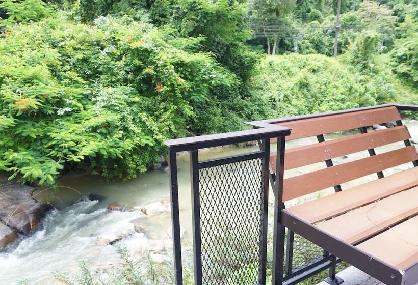 住宿加早餐  Thansila Resort