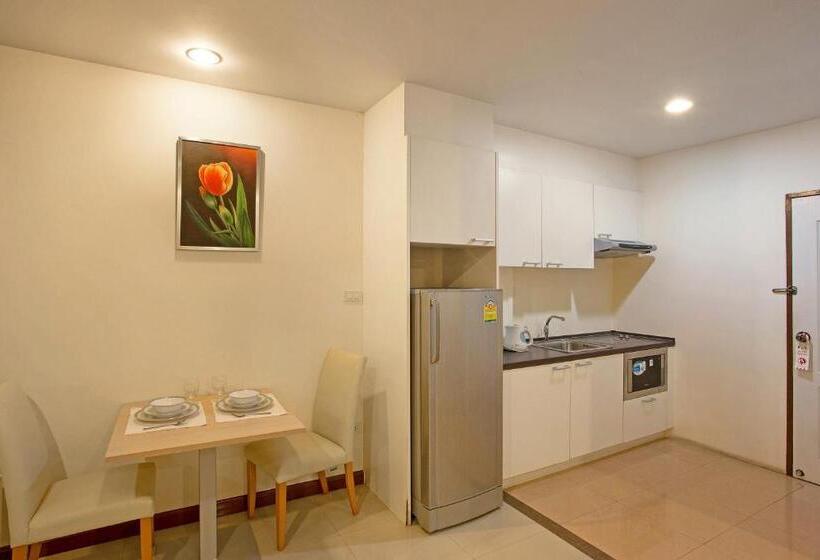 C House & Residence Hotel Amata City