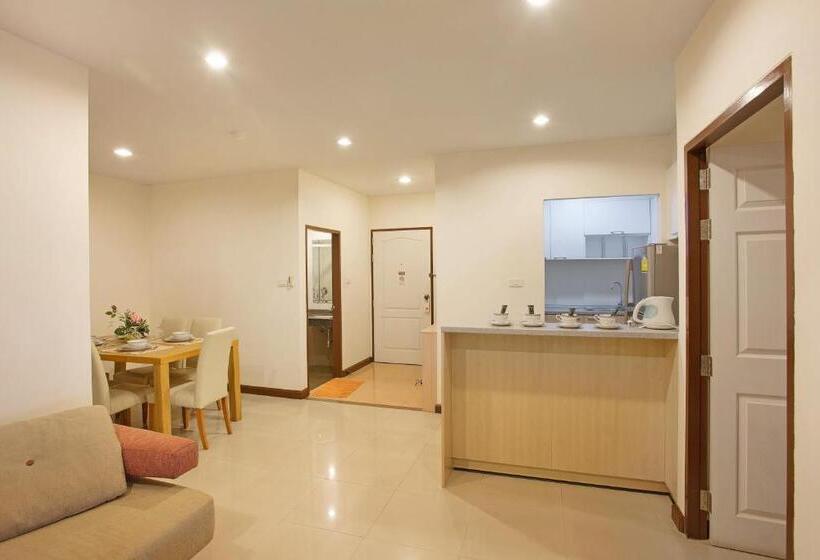 C House & Residence Hotel Amata City