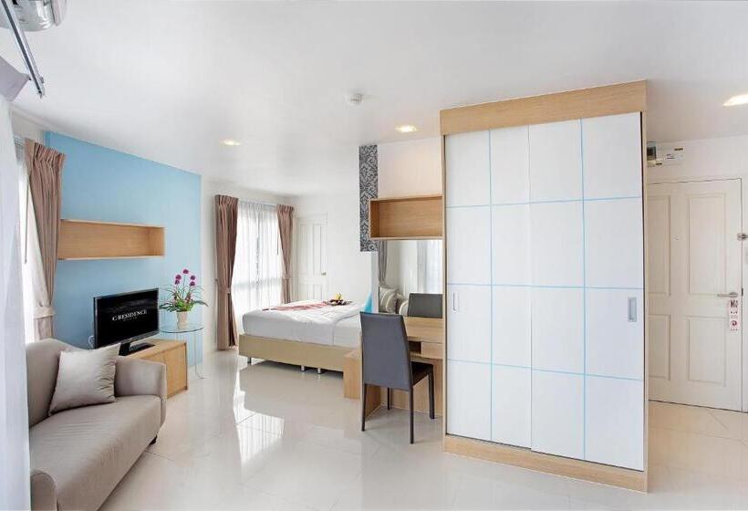 C House & Residence Hotel Amata City