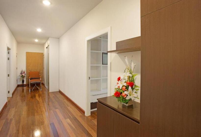 C House & Residence Hotel Amata City