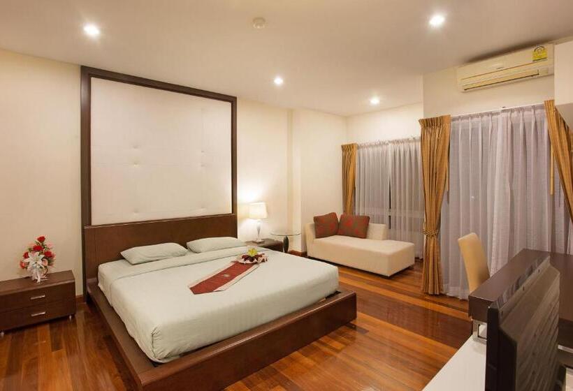 C House & Residence Hotel Amata City