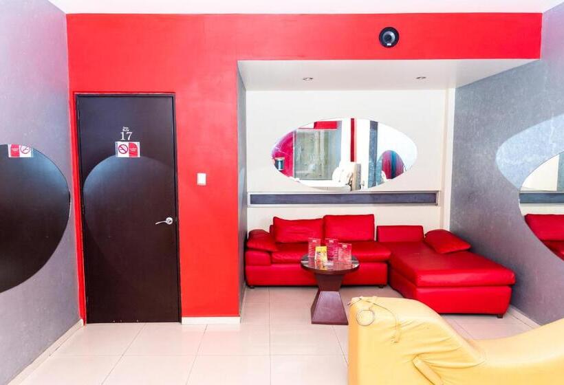 Dluxe Auto Hotel Adults Only