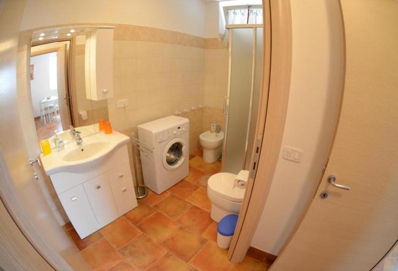 هتل Agriturismo La Tortorella