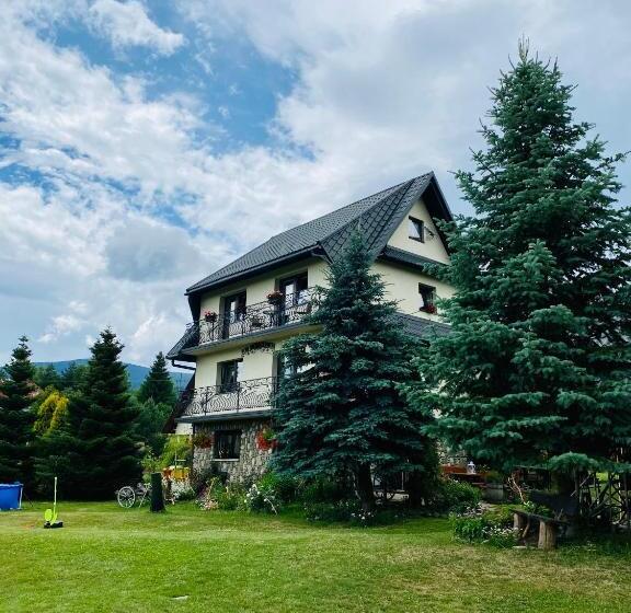 فندق Agroturystyka Pod Modrzewiem   Babia Góra