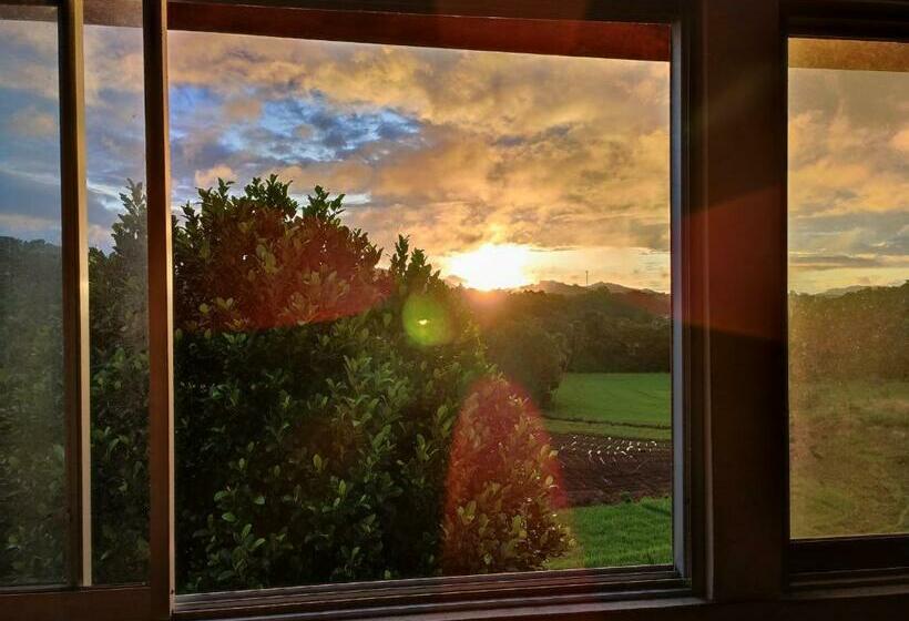 ホテル Bayona Malwaththa