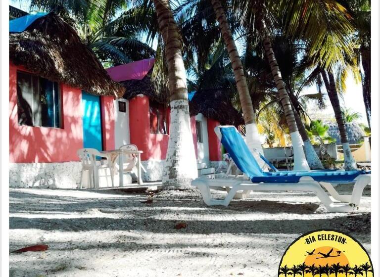 בית מלון כפרי Cabañas Camping Ria Celestun