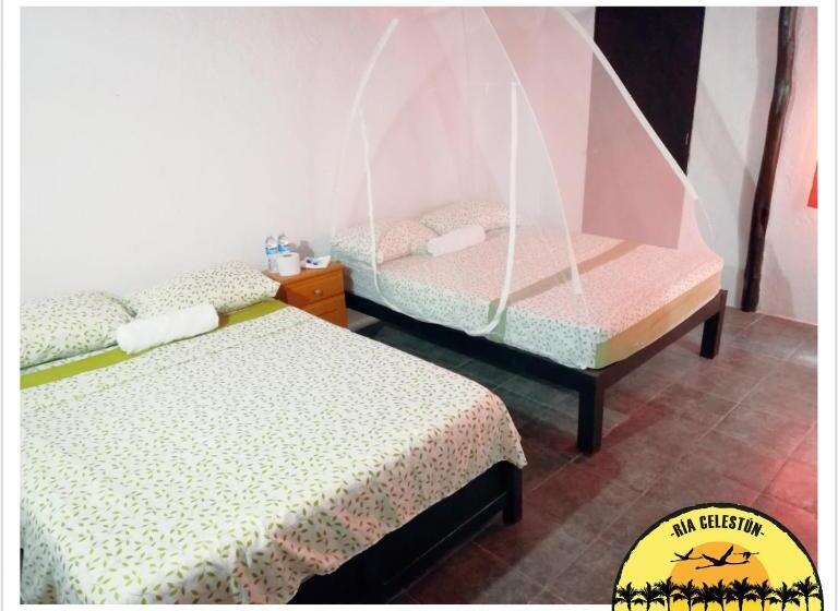 בית מלון כפרי Cabañas Camping Ria Celestun