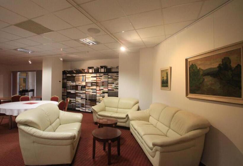 Отель City  Galanta