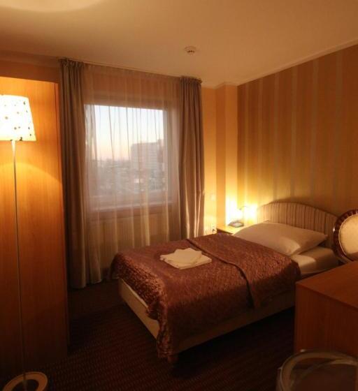 Отель City  Galanta