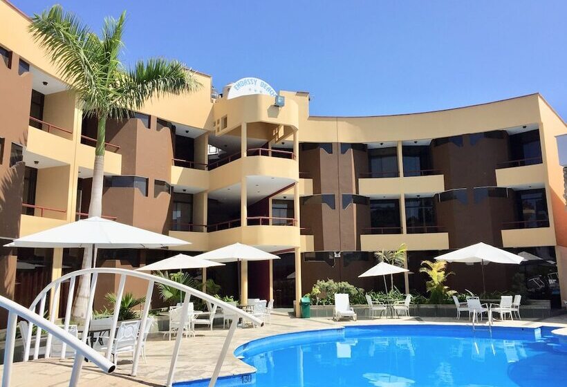 ホテル Embassy Beach