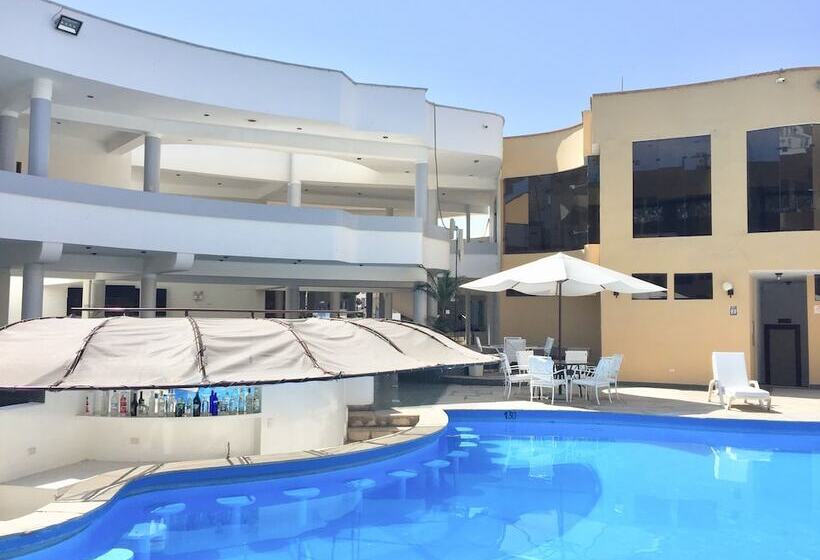 ホテル Embassy Beach