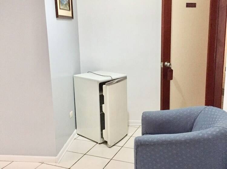 ホテル Embassy Beach