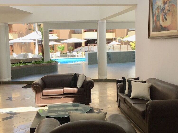 ホテル Embassy Beach