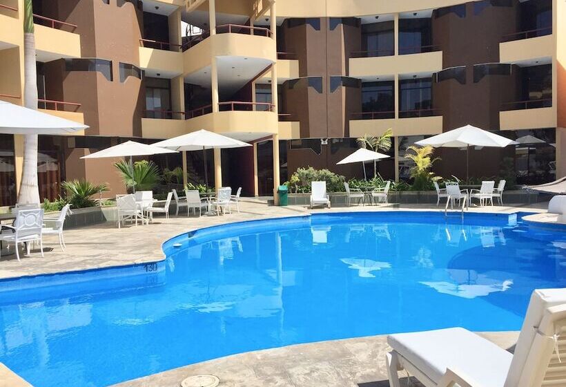 ホテル Embassy Beach