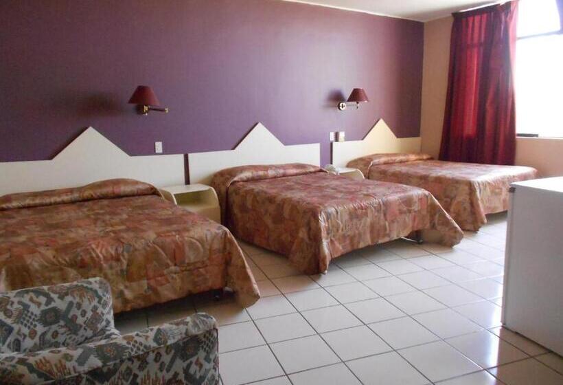 ホテル Embassy Beach