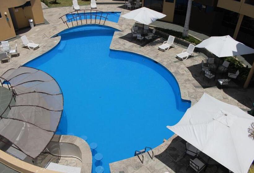 ホテル Embassy Beach