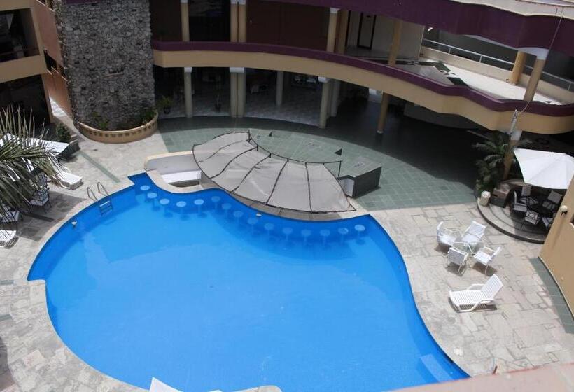 ホテル Embassy Beach