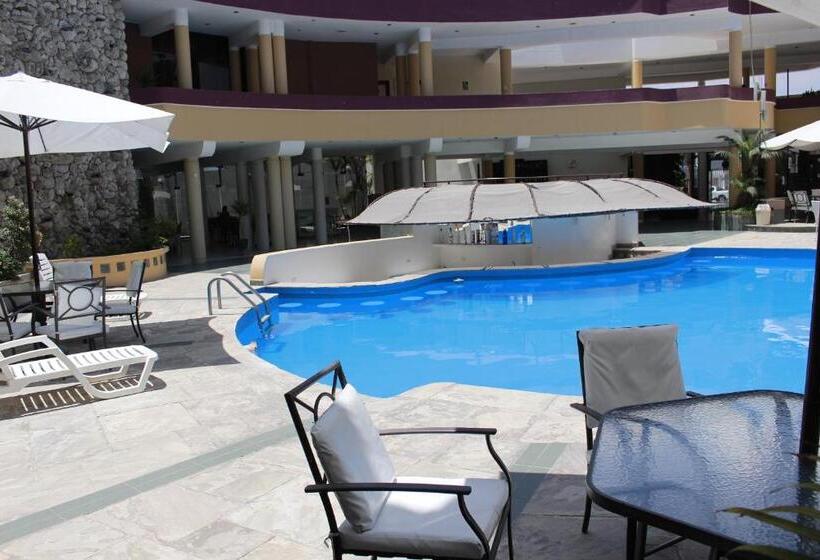 ホテル Embassy Beach