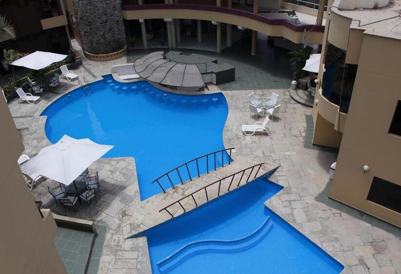 ホテル Embassy Beach