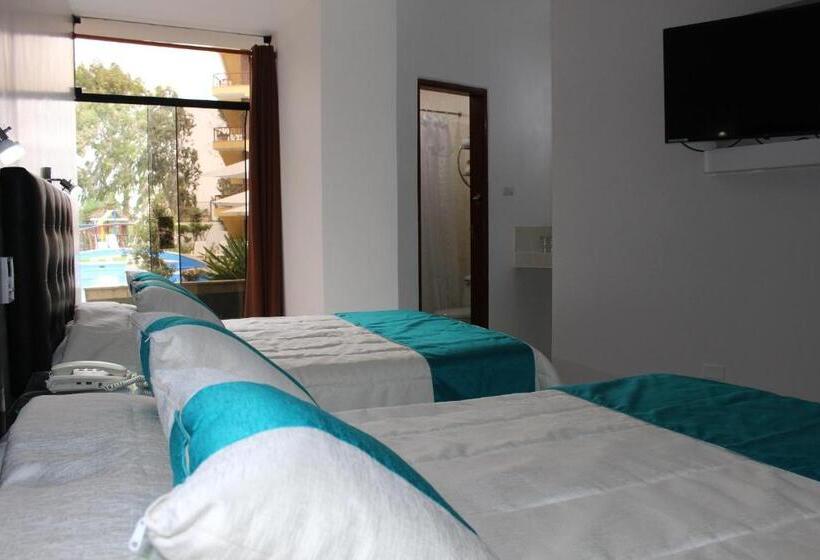 ホテル Embassy Beach