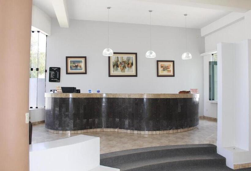 ホテル Embassy Beach