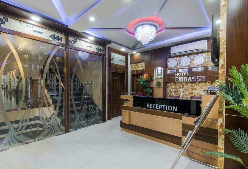 בית מלון כפרי Embassy Grand