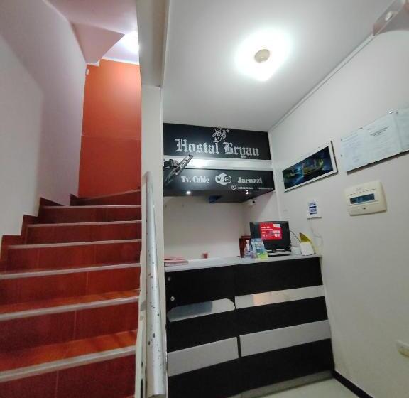 Отель Hostal Bryan
