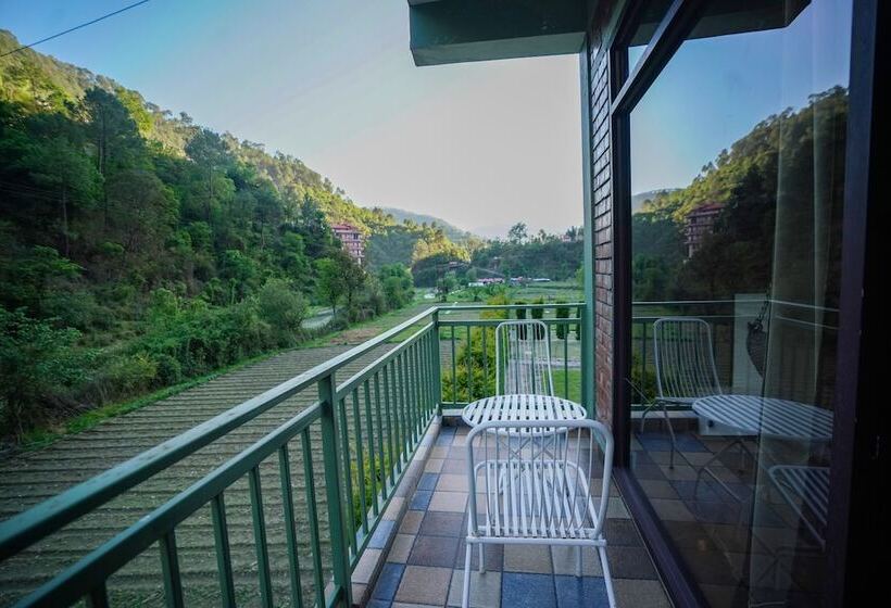 ホテル Kainaat A Riverside Homestay