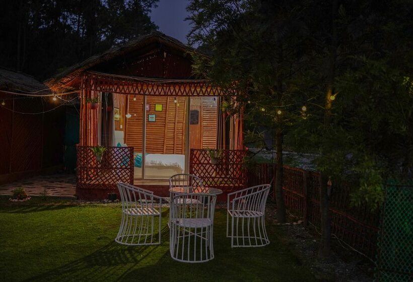 ホテル Kainaat A Riverside Homestay