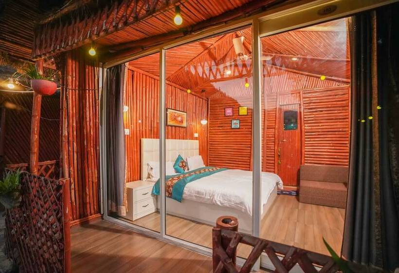 ホテル Kainaat A Riverside Homestay