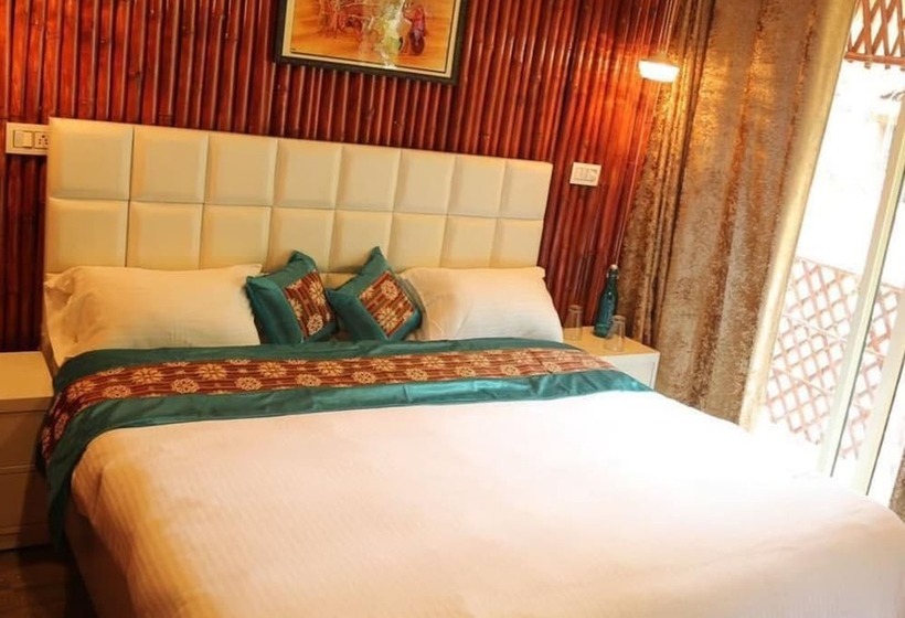 ホテル Kainaat A Riverside Homestay