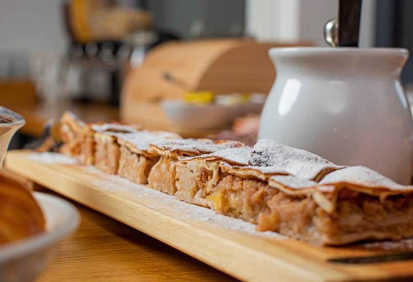 هتل Kozjanski Dvor