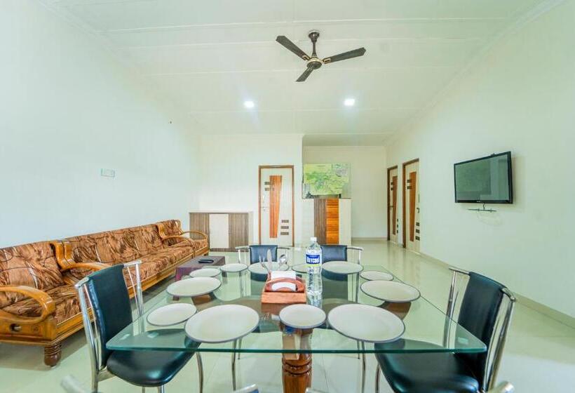 Отель Lingmala Greens Villa