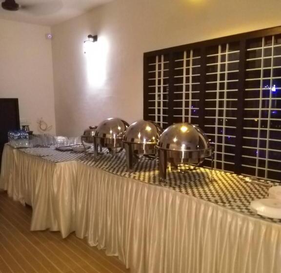 هتل Nettle Trees Farm Stay