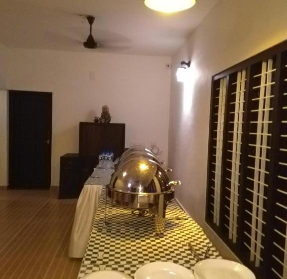 هتل Nettle Trees Farm Stay