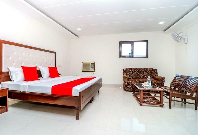 호텔 Oyo 11036 Preet Lodge Mohali