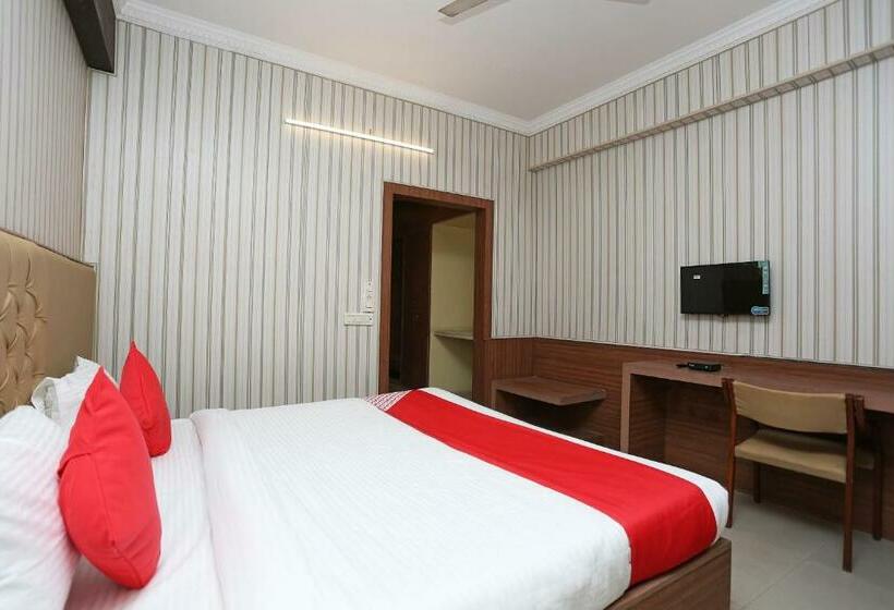 בית מלון כפרי Oyo 19374  Ktown