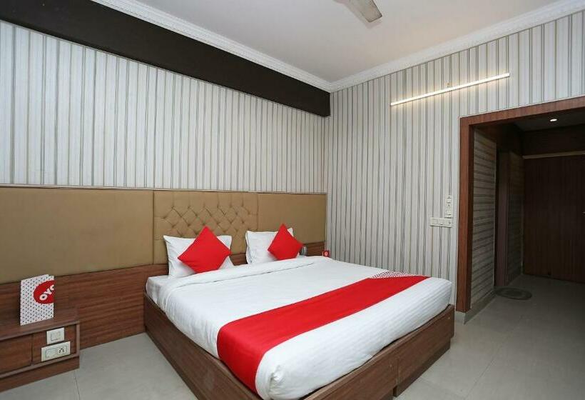 בית מלון כפרי Oyo 19374  Ktown