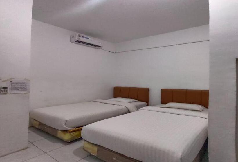 בית מלון כפרי Oyo 92207  Koperasi